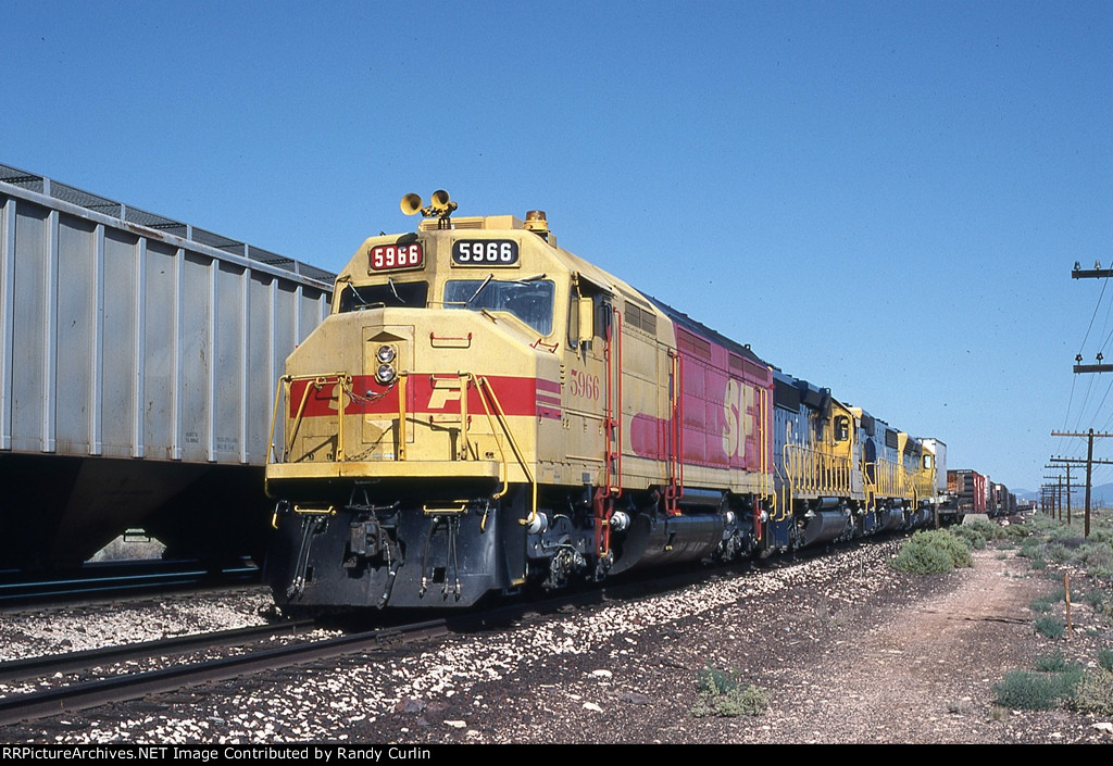 ATSF 5966 in the siding